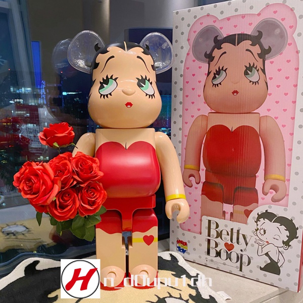 積木熊bearbrick betty貝蒂暴力熊手辦擺件家居潮流桌面模型雕塑#