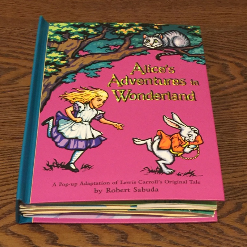 愛麗絲夢遊仙境～英文原文立體書～二手～Alice's Adventures in Wonderland Pop-Up