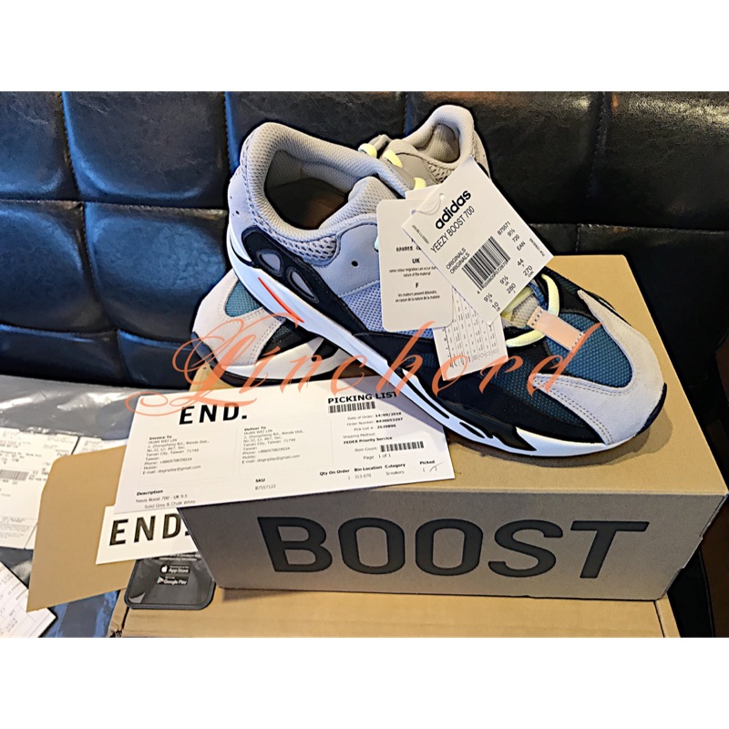 yeezy boost 700 white