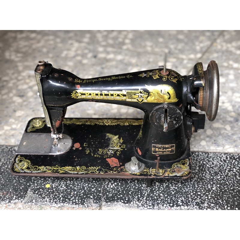 賣啥貨～早期縫紉機針車機身。。vintage. antique