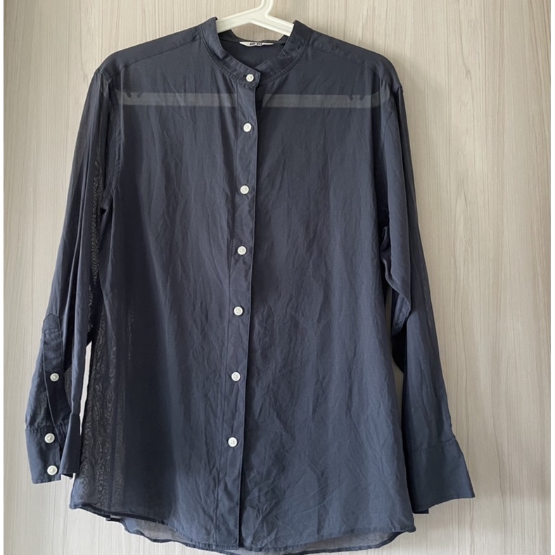 UNIQLO 深灰透膚立領襯衫