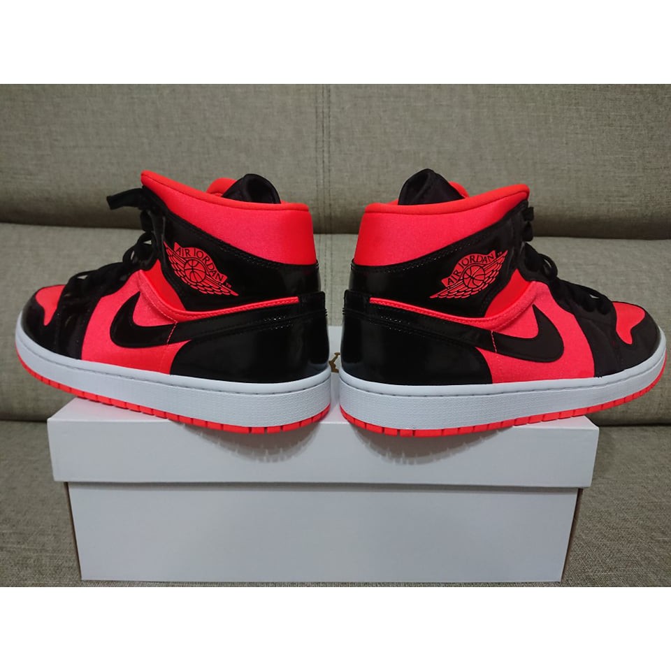jordan 1 mid hot punch