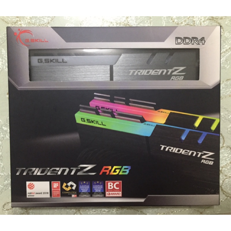 芝奇幻光戟-DDR4-4133-CL17-16G(8g*2)雙通道-黑銀色