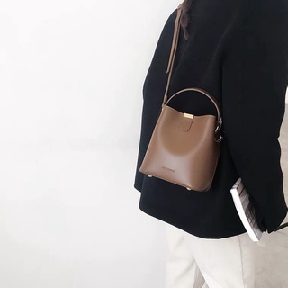 棕色現1🔥韓系小姊姊復古手提水桶包 肩背包 側背包
