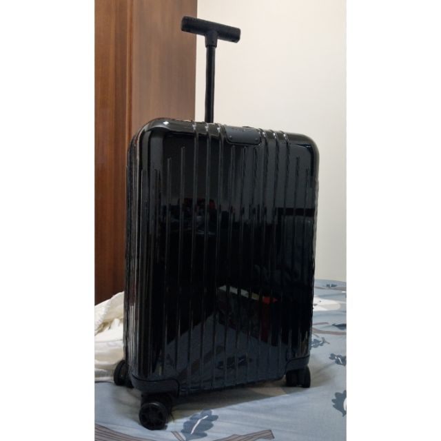 rimowa essential cabin lite