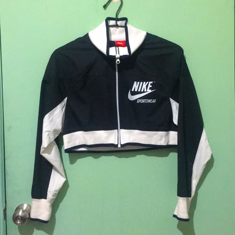 Nike sportswear 短版防風外套