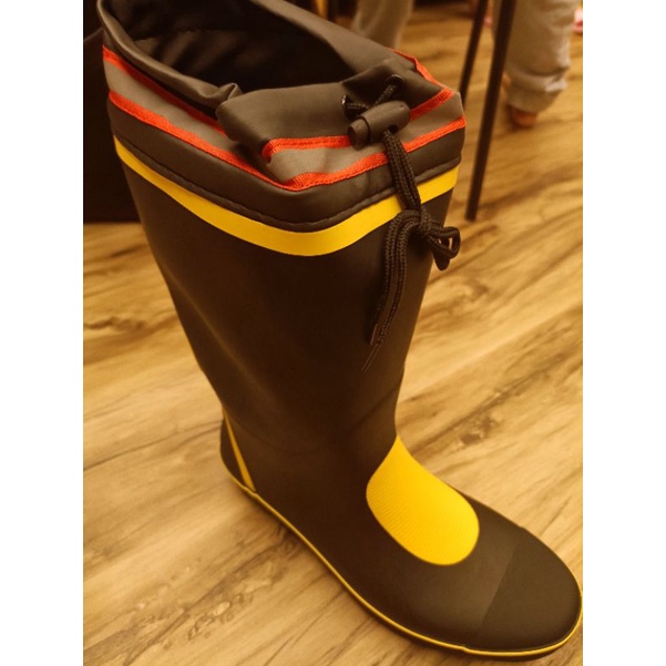 台灣製 防水 雨鞋 雨靴 長筒勤務鞋 29公分（45號） 有內裏 反光條 全新黑黃色 因尺寸大小同一運單僅限1雙