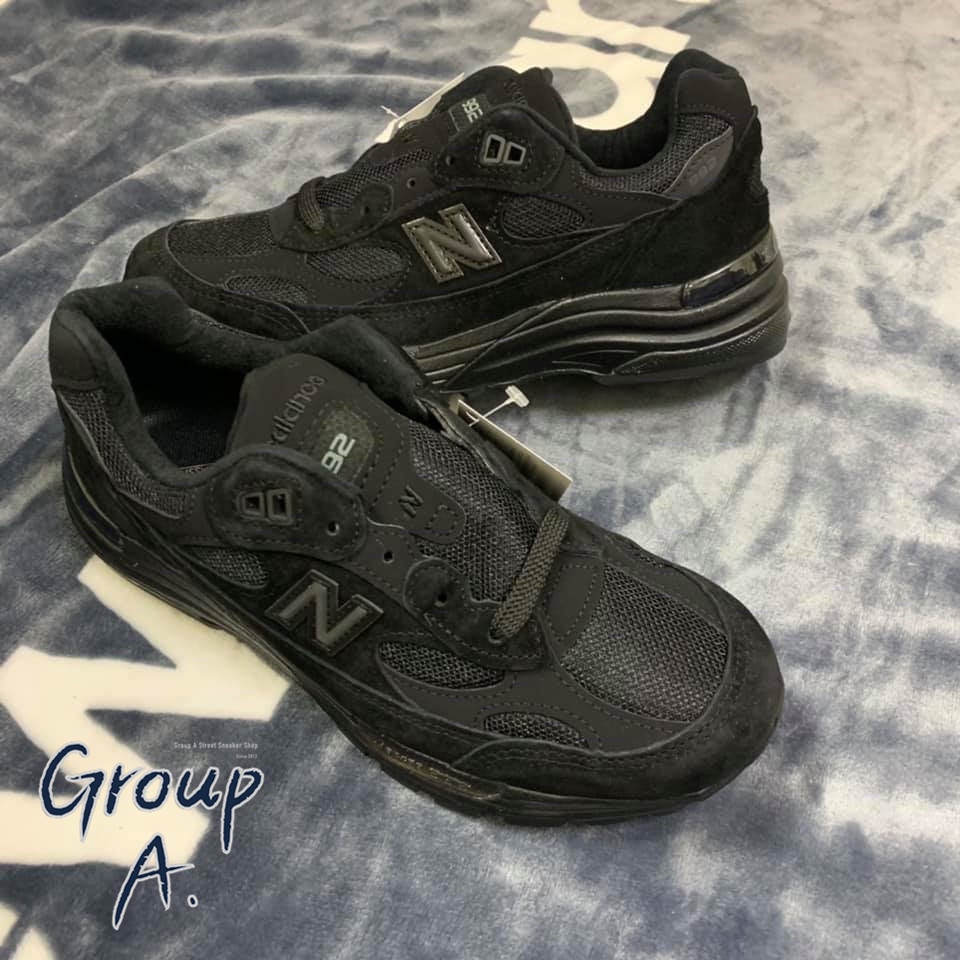 nb 992 triple black