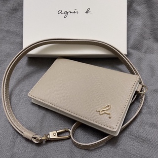 全新 agnes b 奶茶色 白色 米色 草寫b 對開 證件夾 證件套 識別證套 卡片夾 信用卡夾 防刮 牛皮 正品