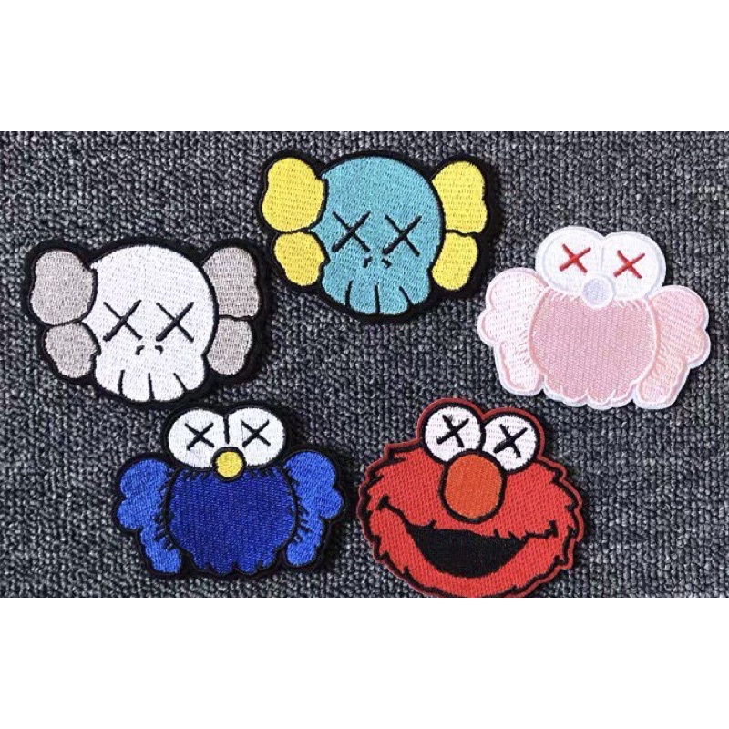 XX眼睛 kaws 公仔 刺繡燙布貼 徽章 補丁 熨燙 布貼