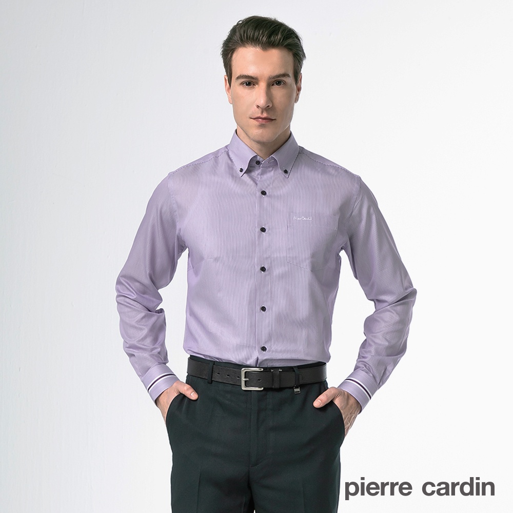 【pierre cardin 皮爾卡登】男襯衫 合身版釘釦領條紋長袖襯衫-紫色細條(52872-23)