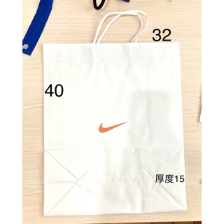 Nike大紙袋特價中