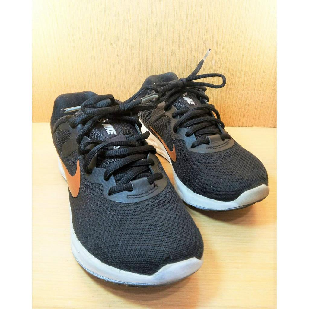 Nike Revolution 6女款路跑鞋  DC3729-003 尺碼5.5 黑/金勾