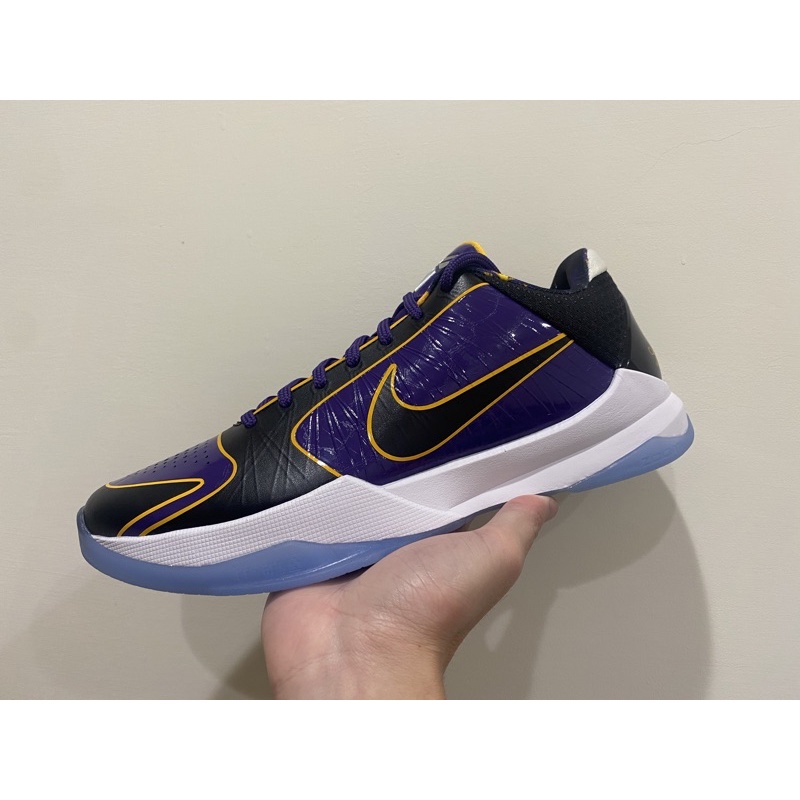 kobe v protro 5x champ