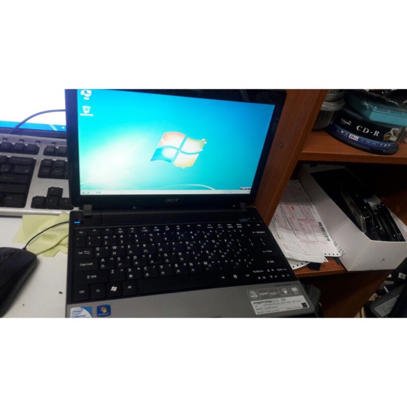 桌機王-二手銀色筆電Acer ASPIRE ONE 753 文書上網輕薄11.5吋筆電
