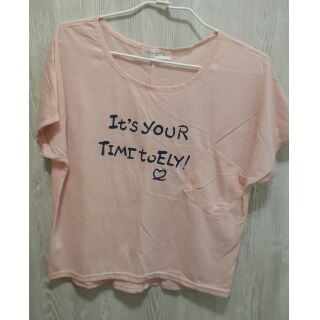 《二手新品》東京著衣 短透針織字母上衣 粉色