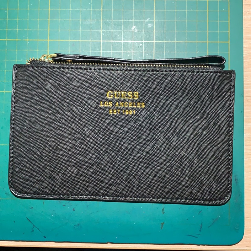 Guess小手拿包 guess