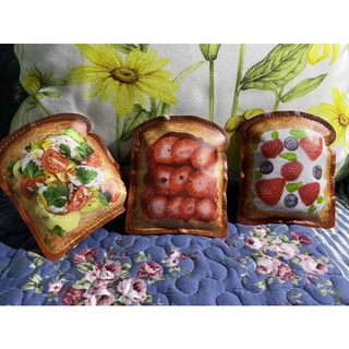 妮娜花園~就是可愛🍓全新三件組～防水零錢包（10*9）～美味土司（草莓果醬、草莓藍莓優格、蕃茄披薩）雙面圖案不同