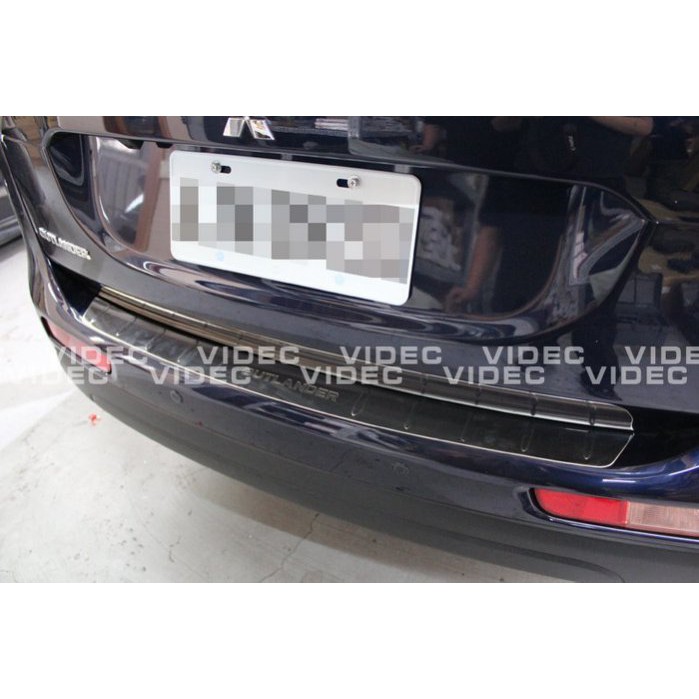 威德汽車精品 三菱 2015-16 OUTLANDER 專用 後保桿 防滑飾條 防刮板 後護板 -尾門踏板
