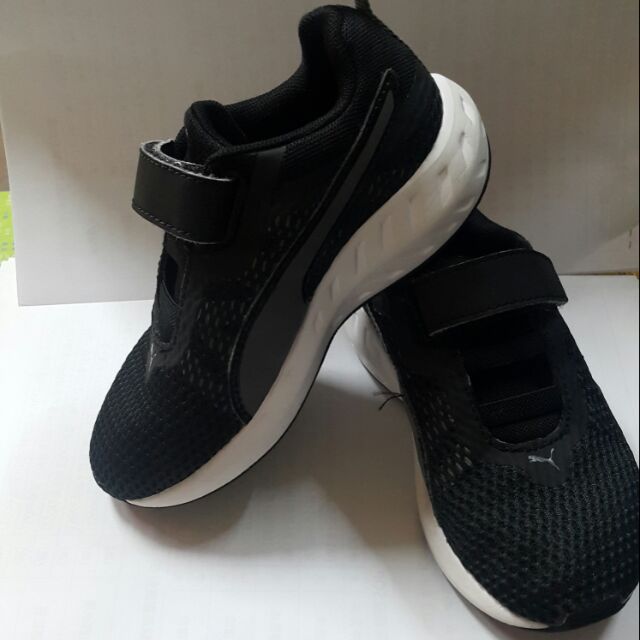 PUMA兒童慢跑鞋尺碼17