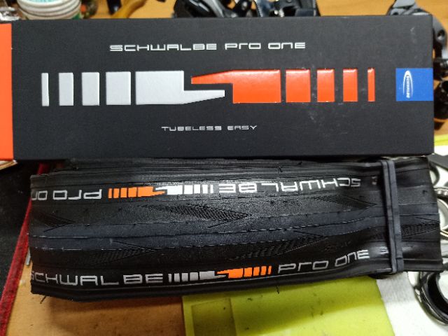 Schwalbe Pro One TLE無內胎外胎25C.28C全黑公司貨-進化單車