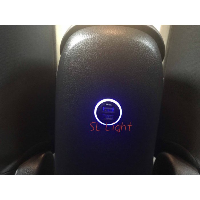 SL光電精品~豐田 2017 CHR C-HR 增設 USB 車充 2.1A 電壓供應器 藍光 雙孔 原廠件 後座