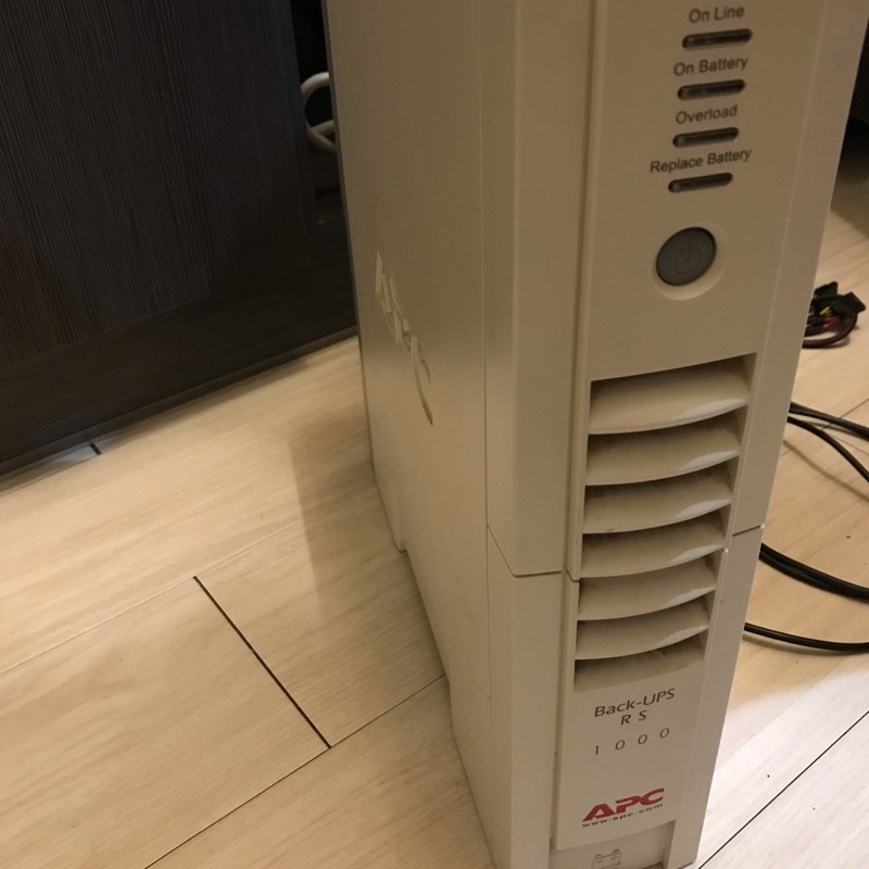 APC RS-1000 UPS 故障品