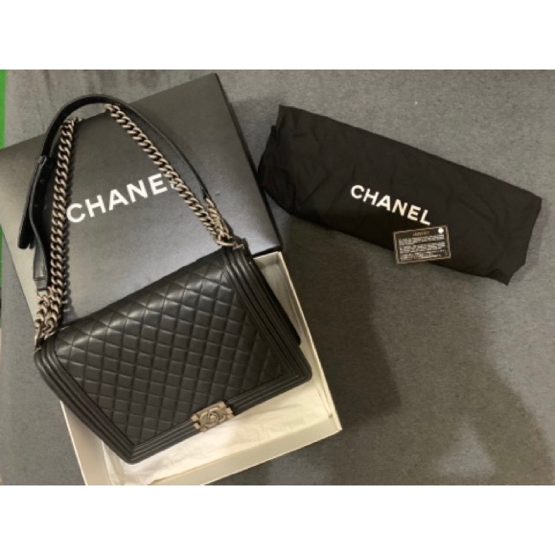 CHANEL BOY 30 羊皮 銀扣