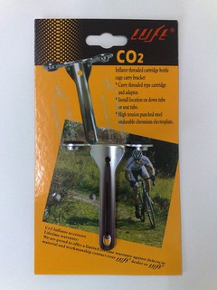 【二輪極速】LUFT CO2鋼瓶固定座（鎖在水壺架螺絲孔）CO2鋼瓶 支架 掛架 收納架 臺灣製造
