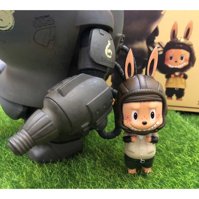 その他 HOW2WORK FIREBALL with mini LABUBU PILOT Maschinen Krieger “FIREBALL” with mini Labubu Pilot