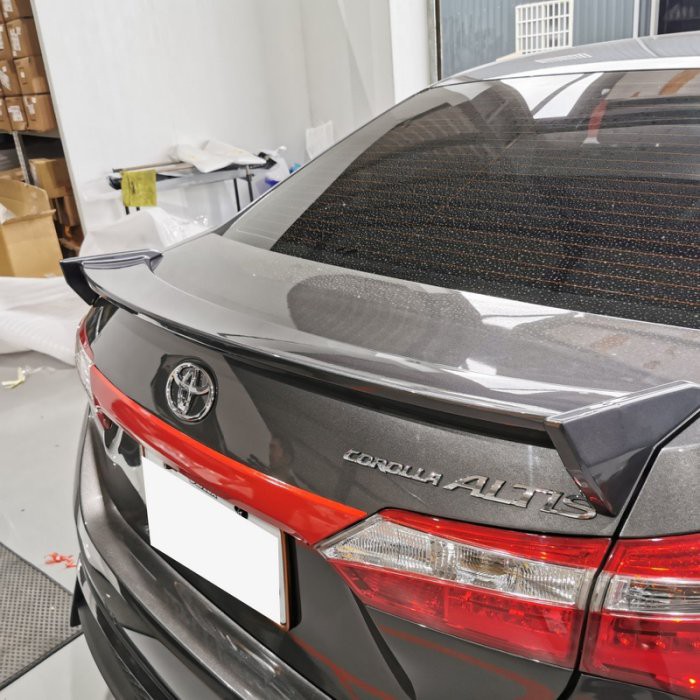 10 5代new Altis Z版空力套件前中後包下巴左右側裙原廠abs材質原廠烤漆另可訂購10代altis拍賣商品比價 2021年11月