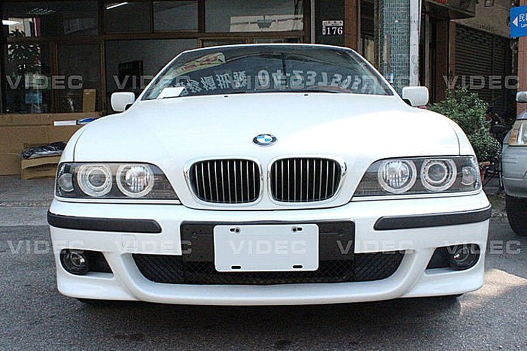 DIY商城  BMW E39 M5 前保桿 總成 價格 含烤漆 霧燈 材質 PP 520I 523 530