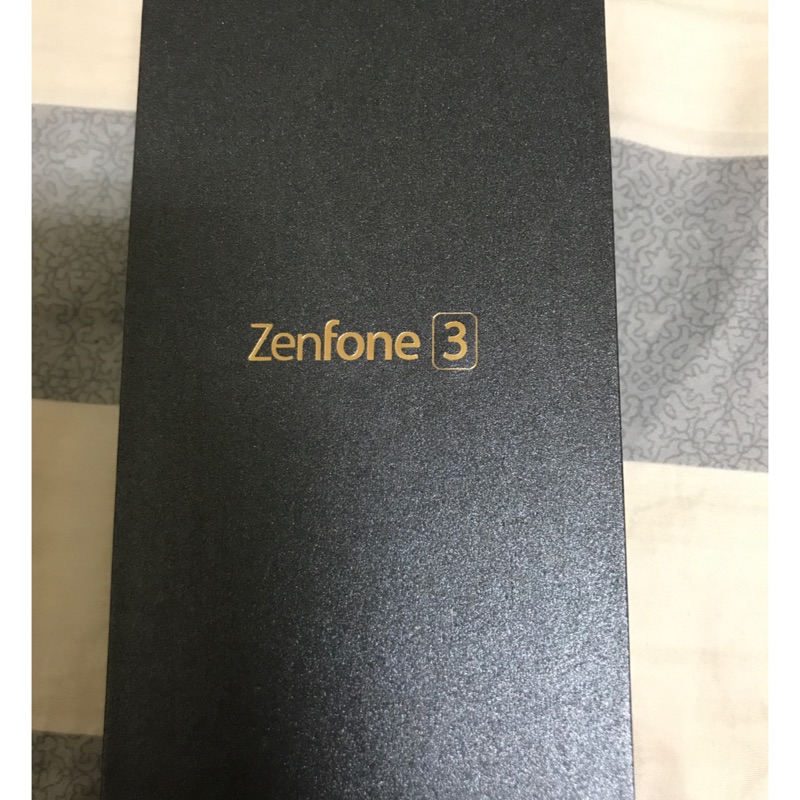 限時 ASUS Zenfone3 ZE520KL(金）3G RAM/32G ROM。9.99999成新