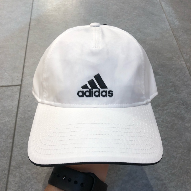 迷路床を掃除する主adidas 帽子白 Akrimax Pap Com
