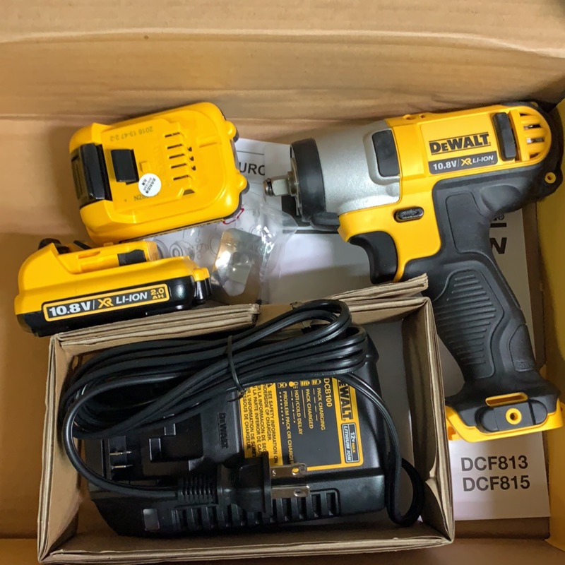 台灣公司貨 得偉 DEWALT 10.8V 三分充電式衝擊扳手 DCF813D2 套筒板手DCF813 DCF813S2