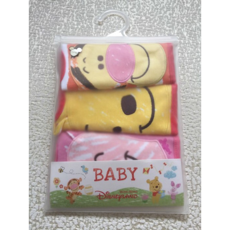 香港迪士尼限定 Disney baby Pooh 小熊維尼 跳跳虎 小豬皮傑刺繡 寶寶圍兜三件組