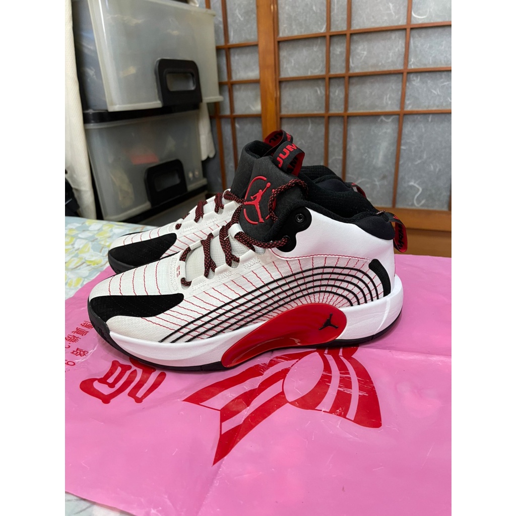「 二手鞋 」 Nike Air Jordan 男版籃球鞋 US9.5（白黑）鐵4-3