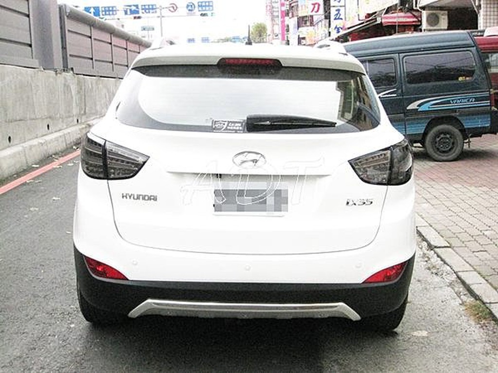 ~~ADT.車燈.車材~~現代 HYUNDAI IX35 IX-35 仿F10 新大5 光柱燻黑殼LED尾燈一組