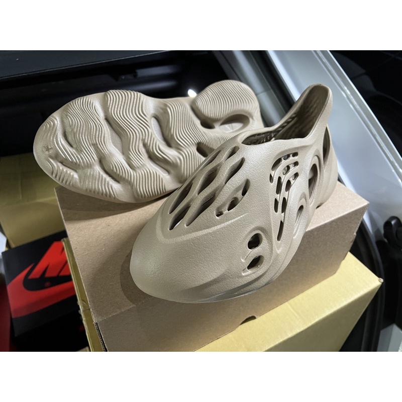 全新 Adidas Yeezy Foam Runner Mist US9 GV6774 台灣公司貨 台北可面交