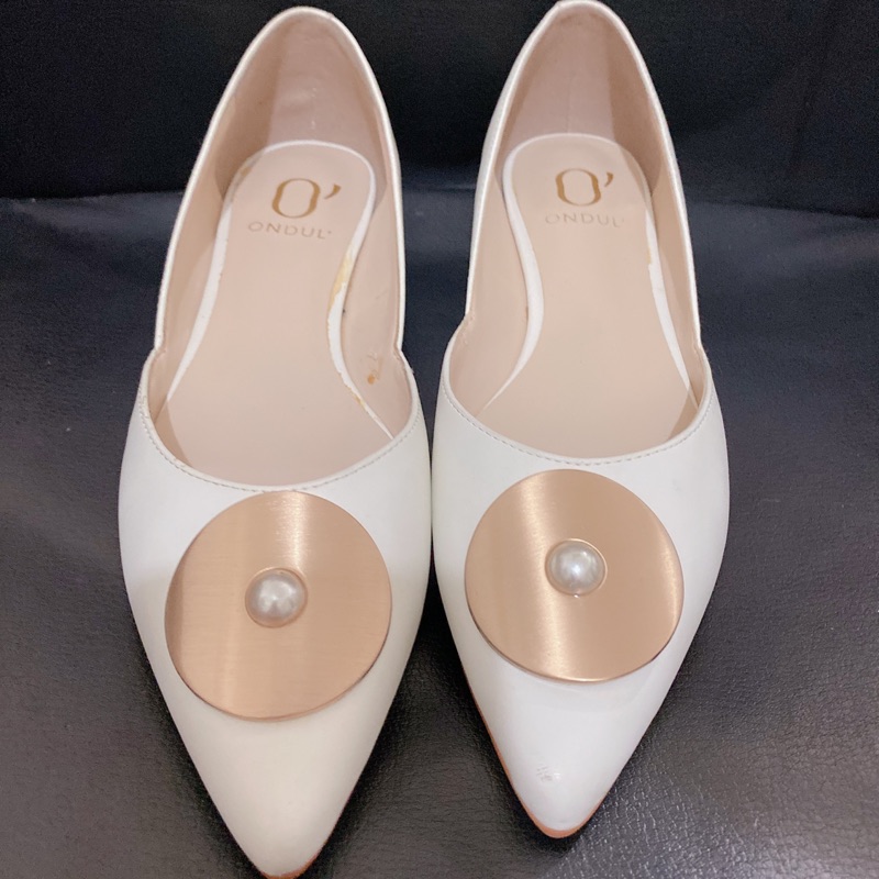 ONDUL’圓漾-白色尖頭造型淑女鞋