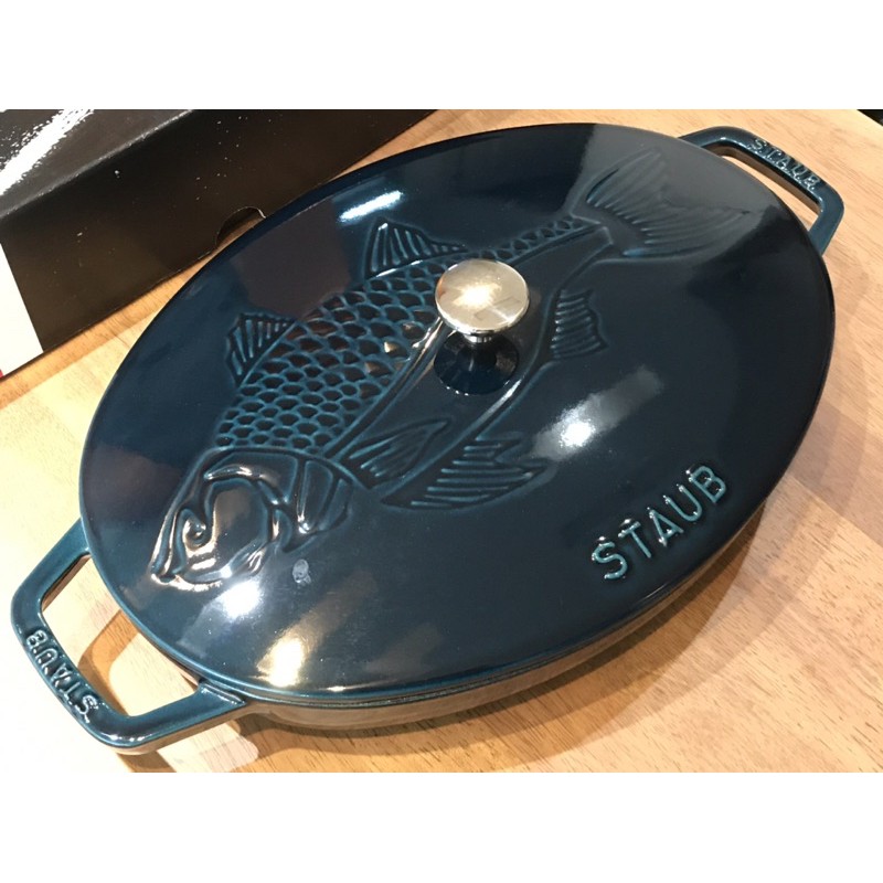Staub 魚浮雕橢圓鑄鐵鍋33cm 海洋藍 LE MER 煎魚烤盤 無水蒸魚（二手) (少用）
