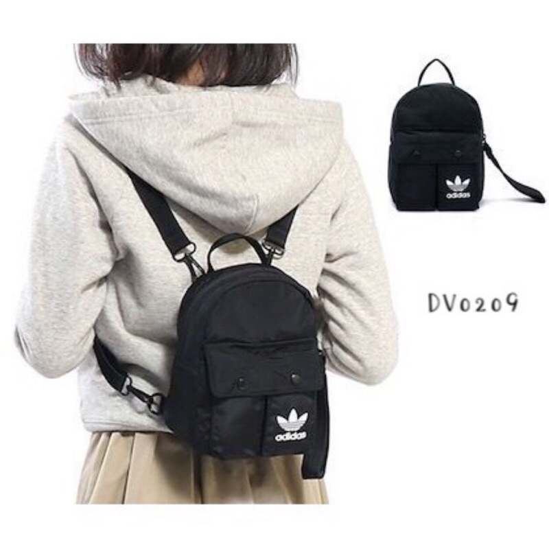 ғᴀɴ'ᴇʀ  DV0209 Adidas 愛迪達 迷你 三葉草 黑色 雙肩背包 尼龍 小背包 女款