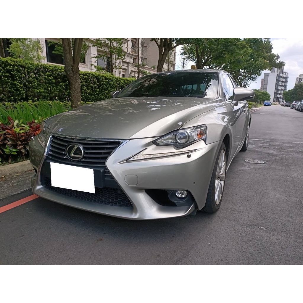 ★ 嚴選中古車 2016年 LEXUS IS200T 鈦棕色 豪華都市中房車 ★