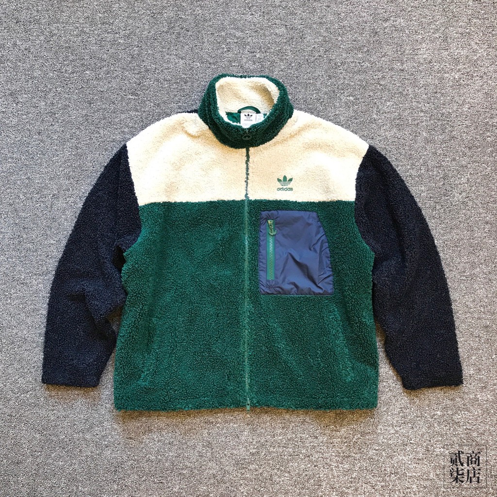 (貳柒商店) adidas Short Sherpa 女款 綠色 白綠 羔羊毛 毛絨 三葉草 外套 拼接 GL6407