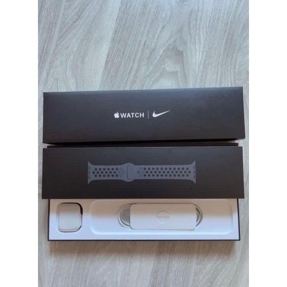 版上最便宜Apple Watch 6 （40mm)lte 版Nike 联名六月初購入（只帶一次不習慣）