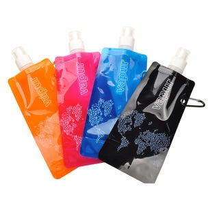 🇹🇼拉拉Lala's 折疊水袋便攜式可折疊水瓶戶外塑料水袋 480ml 環保水壺冰袋 超輕外殼15元