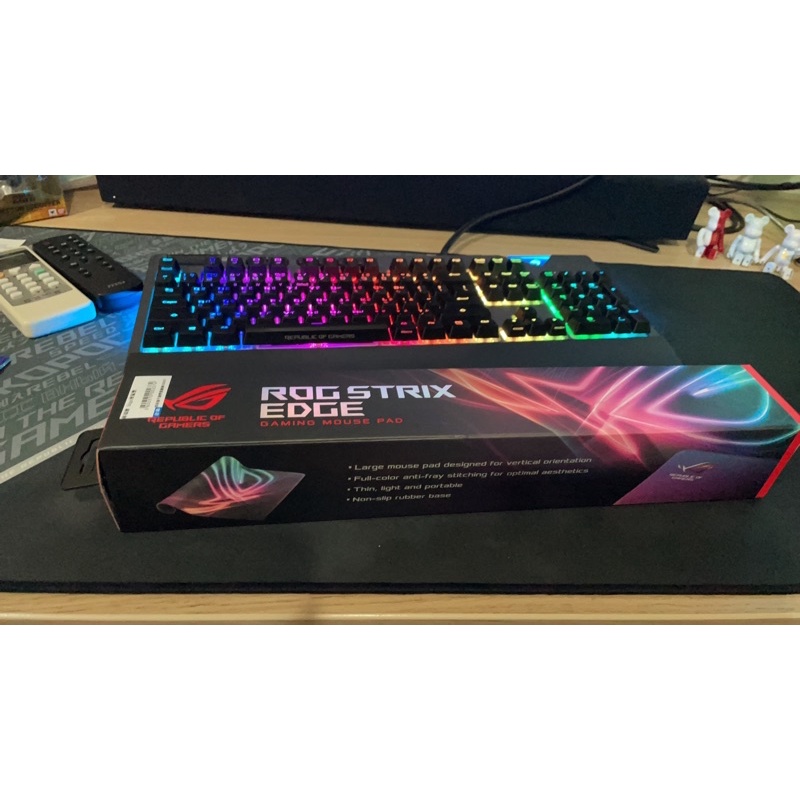 全新Rog strix edge滑鼠墊