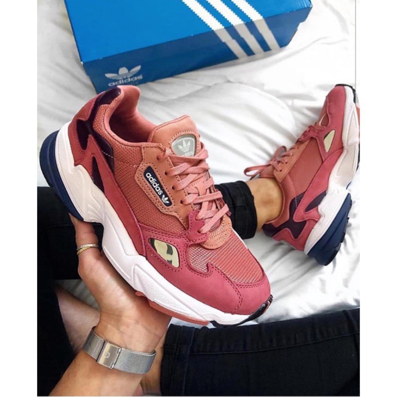 d96700 adidas