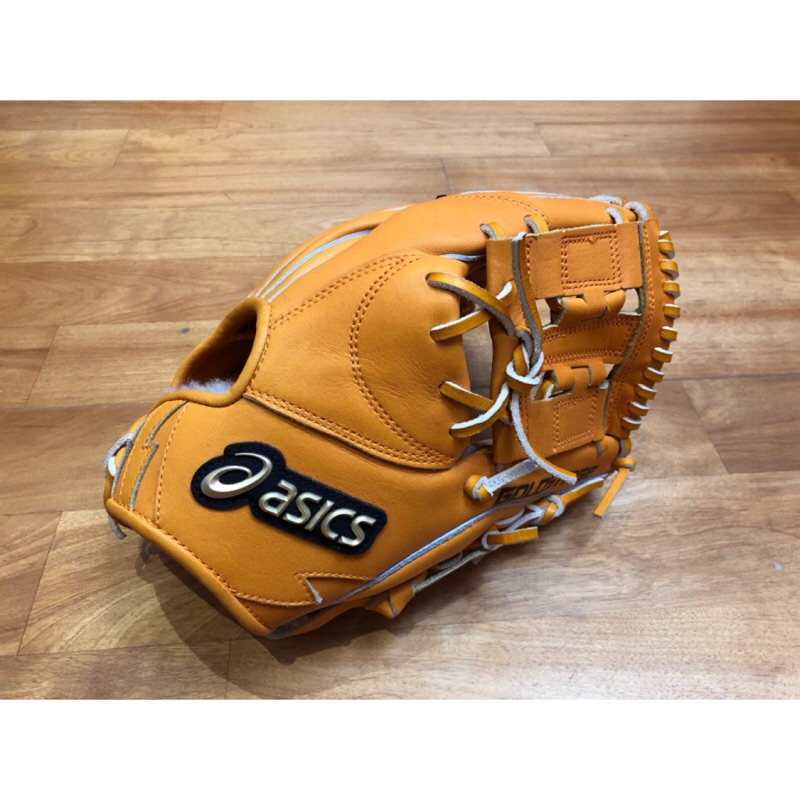 asics baseball glove