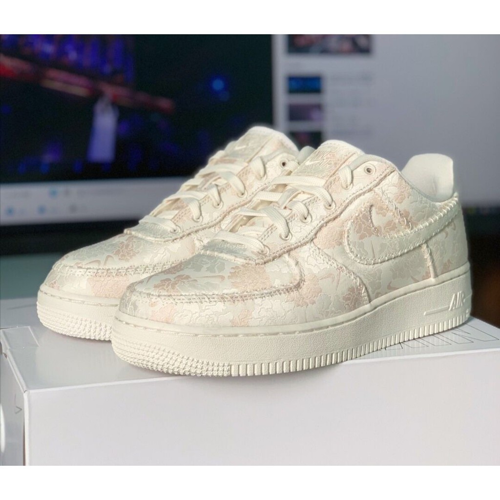 Nike Air Force 1白絲綢 Ptt與dcard推薦網拍商品 2021年12月 飛比價格
